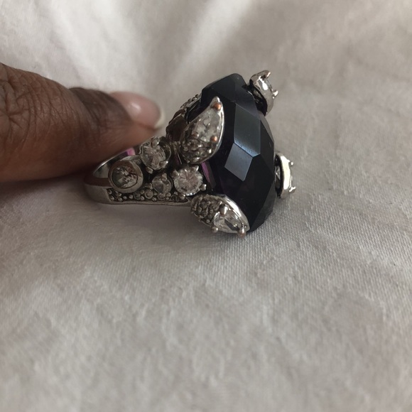 Purple and clear stone statement ring - Picture 7 of 8